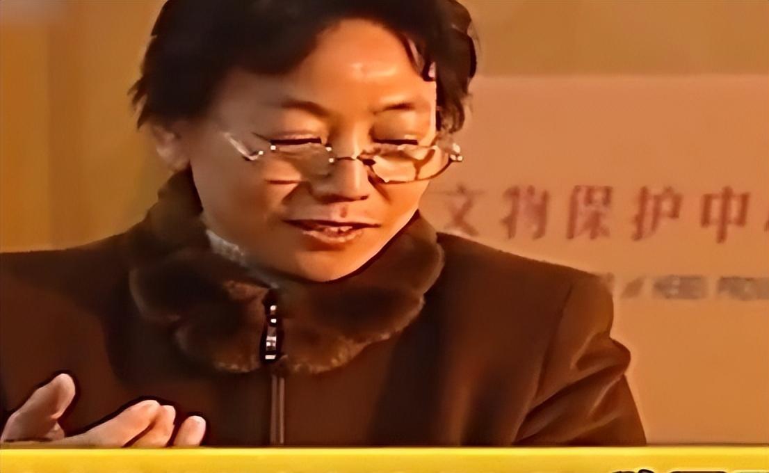 对此文物管理局的负责人高英民是这样说的,他并不是没收了刘翠钗家的