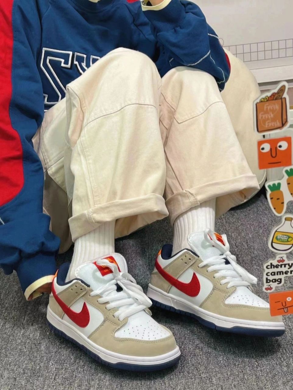 nike dunk米白红勾   配色绝了～   耐克的这个小红勾!