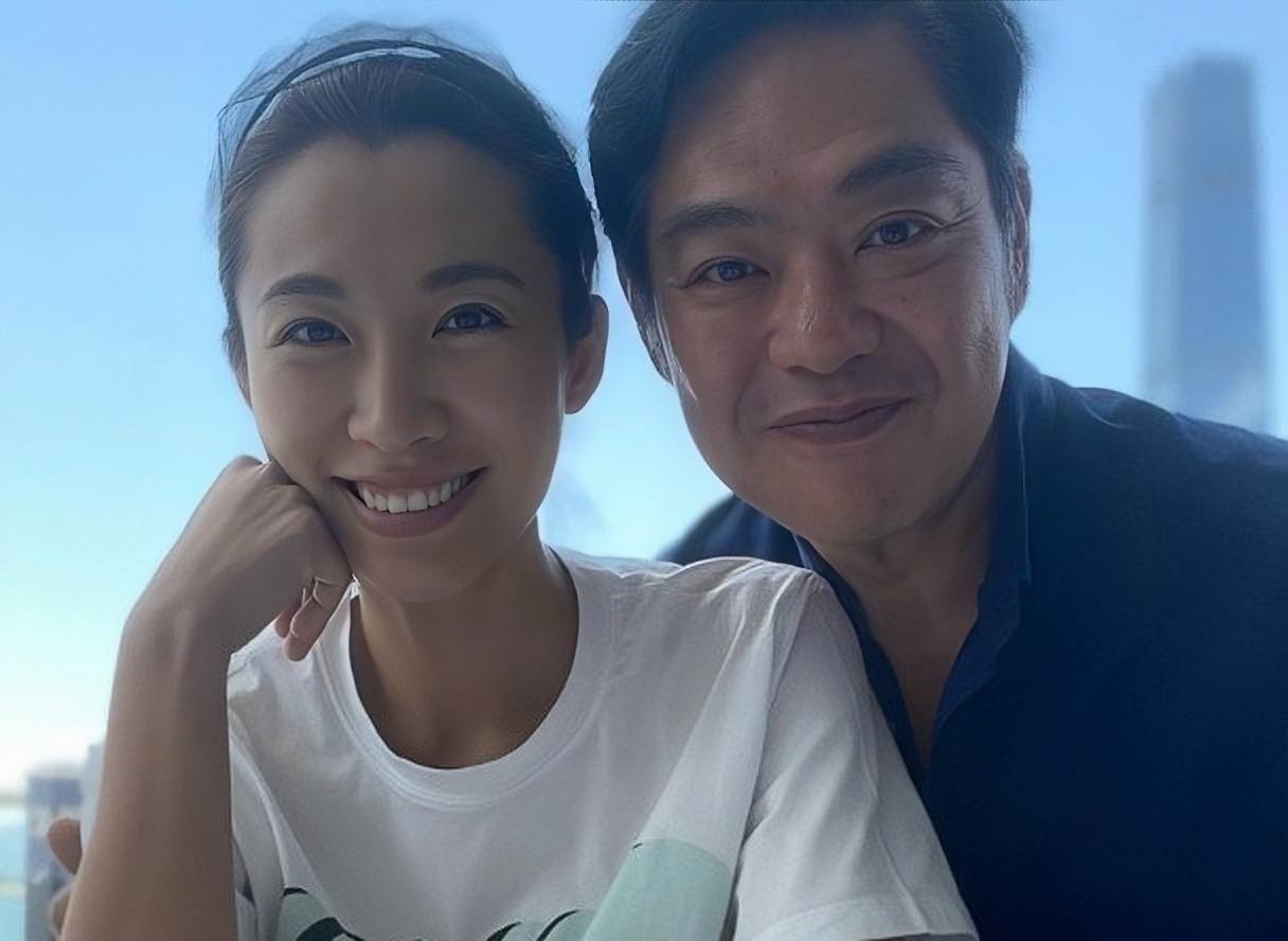 香港豪門闊太太李美慧確診!有發冷症狀,染病疑與未消毒手機有關