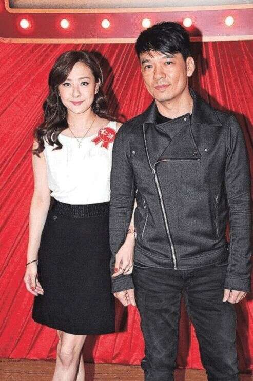 恭喜!香港女星戴梦梦正式荣升人妻,婚礼现场戴两只钻戒十分抢眼