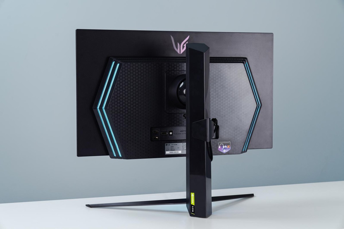2k/240hz oled电竞先锋,lg ultragear 27gr95qe显示器测评