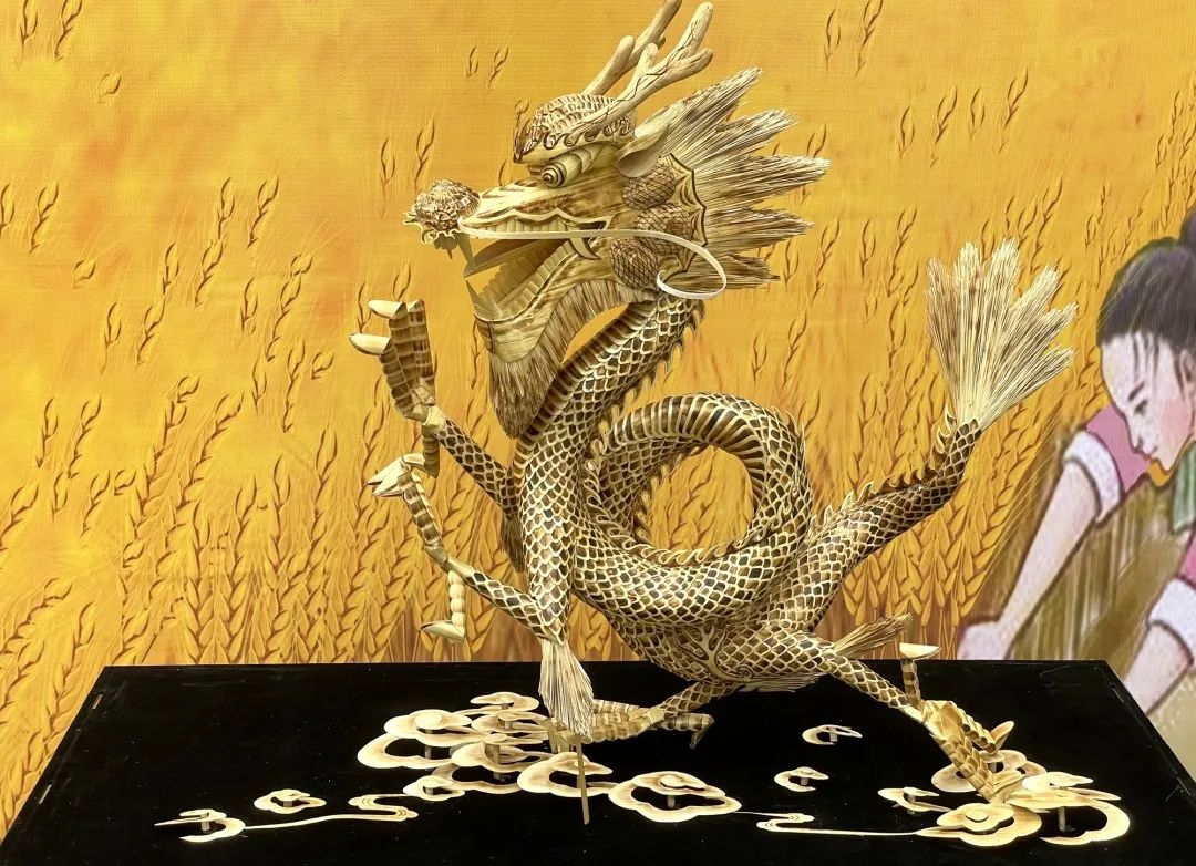 点"草"成金!小麦秆"编"出美好新生活