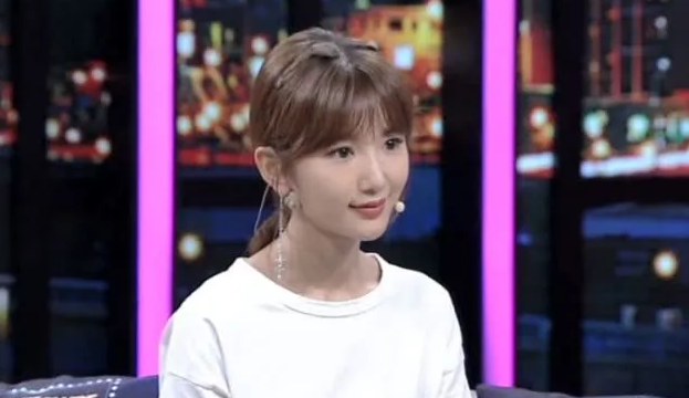 毛晓彤评价朱一龙,调侃不再与朱一龙搭档,原因也是让大家笑翻