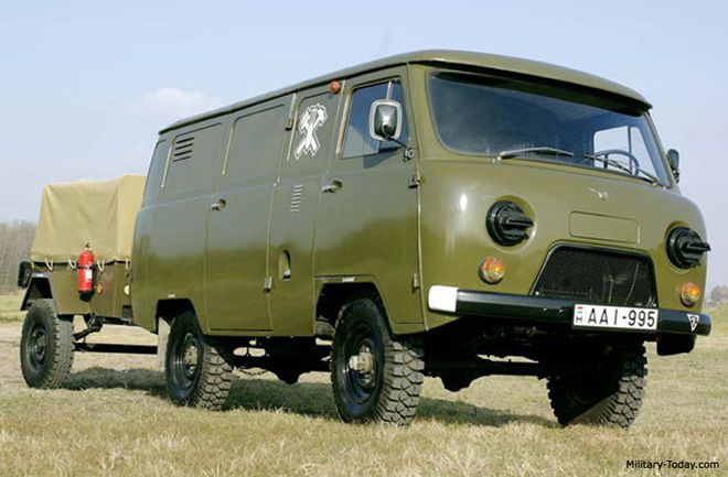 uaz-452轻型多用途车辆