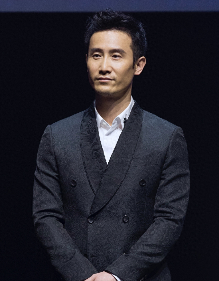回顾演员奇道妻子瞒父母偷户口本和他结婚如今一家三口很幸福