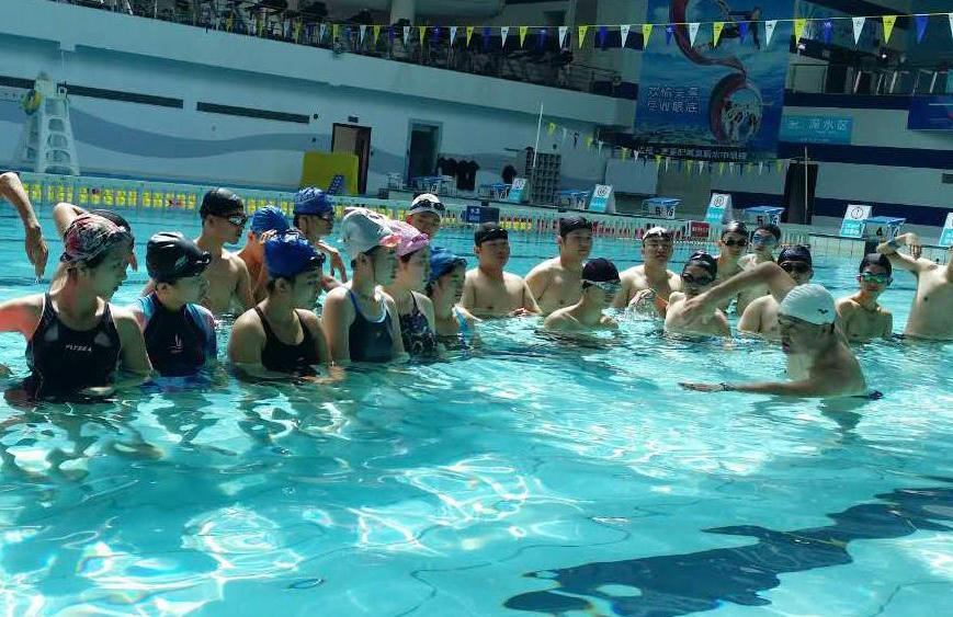 中考迎来新变化,"游泳"或将纳入必考项目,学生和家长苦不堪言