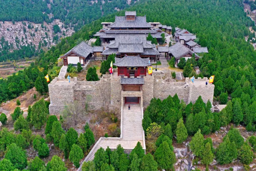 一半是豪情万丈,一半是风月无边,2日1夜里藏着山东的江湖!