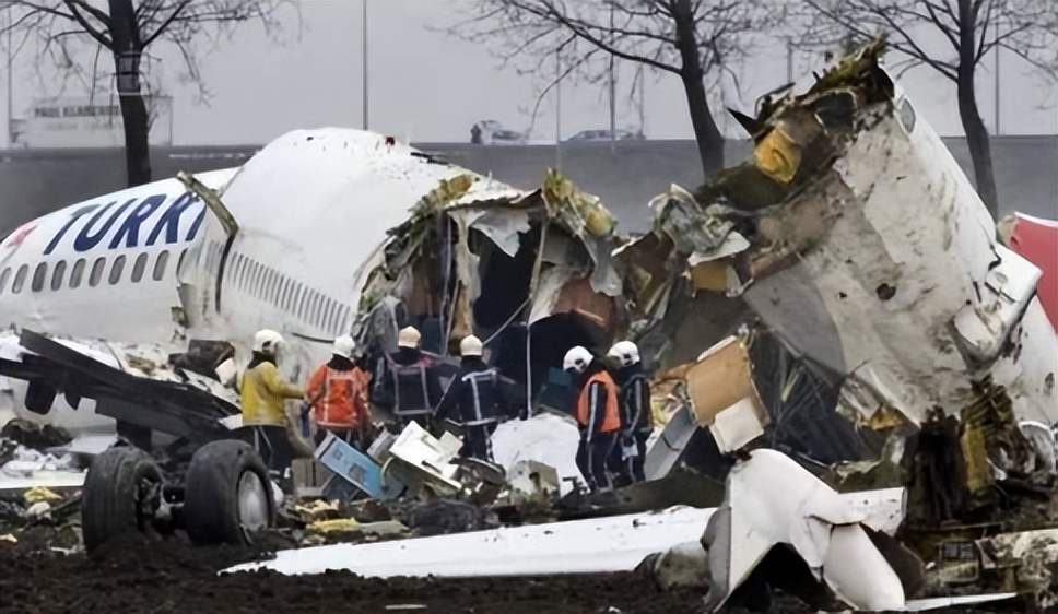2002年,大连5.7空难,112人遇难,警方:有位乘客购买了七份保险
