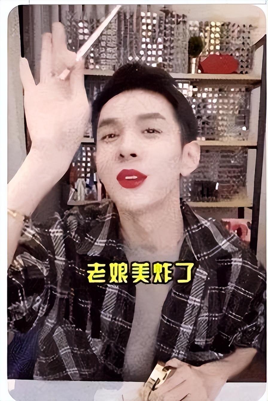 李佳琦指出:涂口红的3个"低级错误",难怪嘴唇干裂起皮