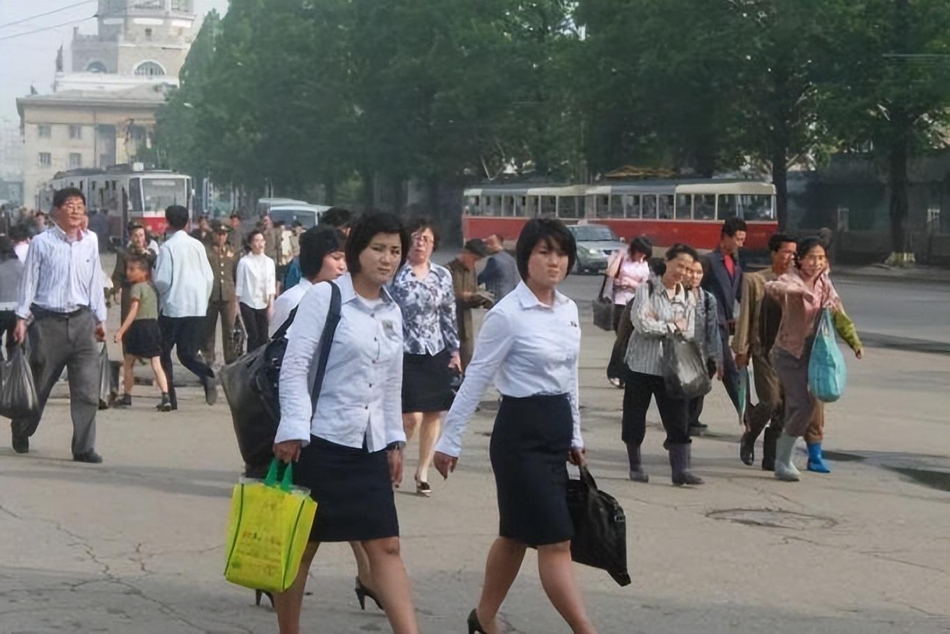 朝鲜男性人口图片