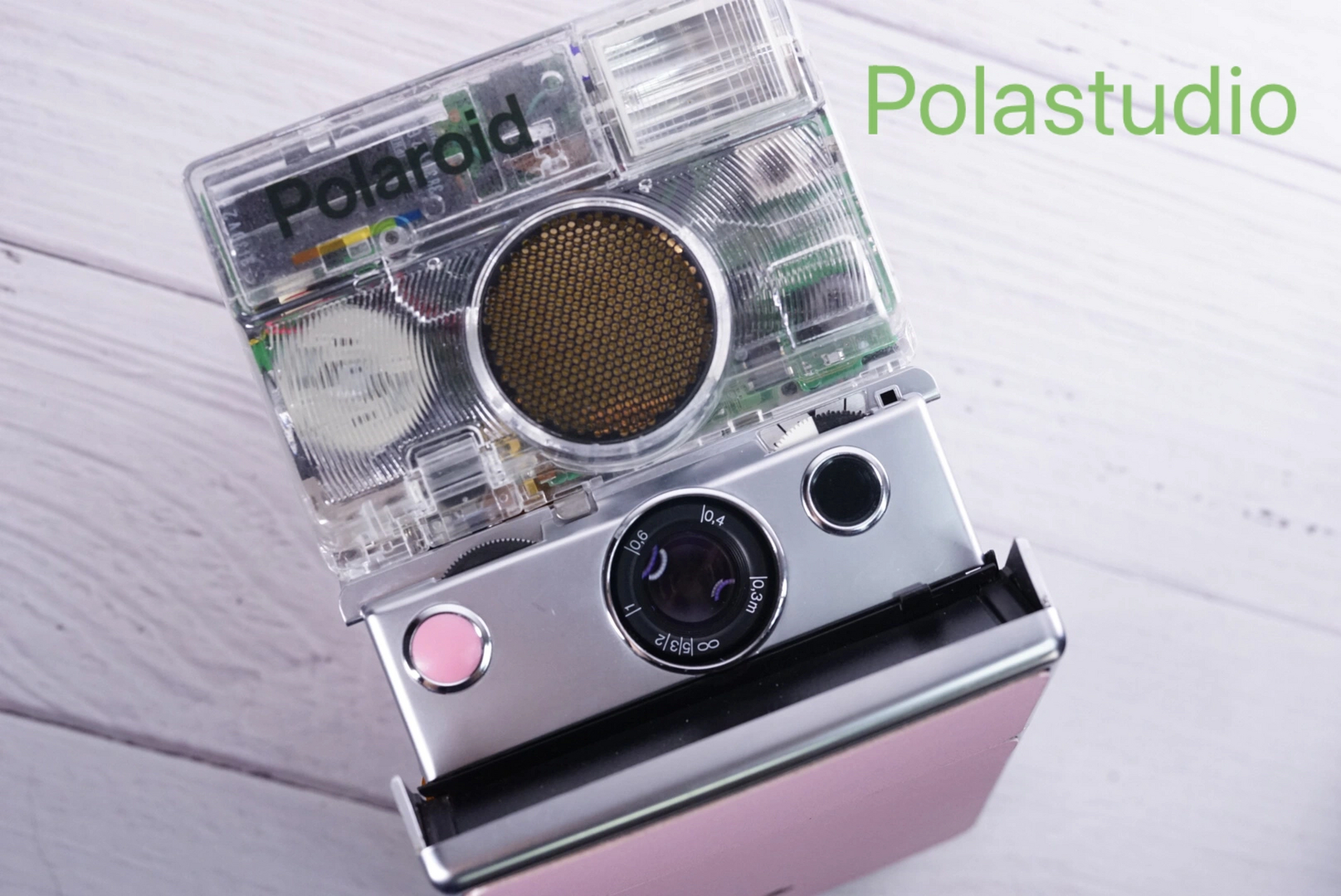 宝丽来690机皇定制少女粉 宝丽来sx70单反系列最高型号 690 号称更快