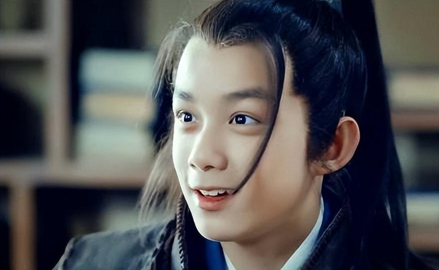 吴磊这位现今热度极好的新生代演员,同样也是一位童星时期就开始出道