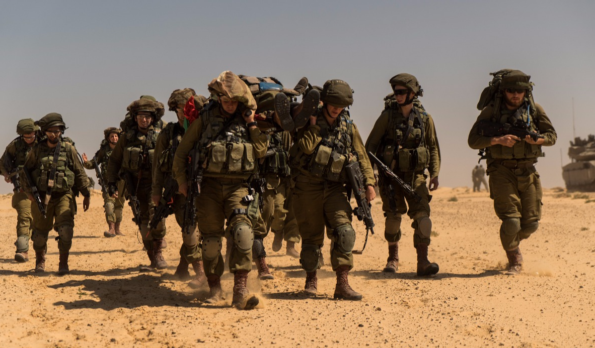 数百以色列士兵以多欺少,武装头目遭围攻,宁死不降最后倒地不起