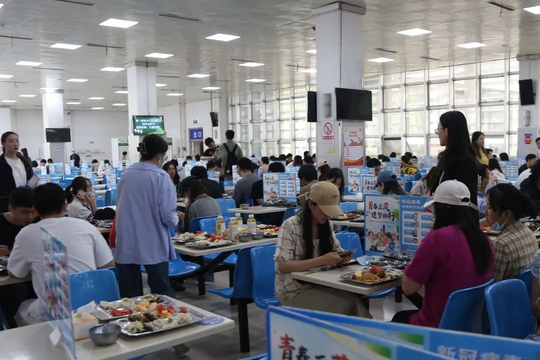 沈阳城市建设学院食堂图片