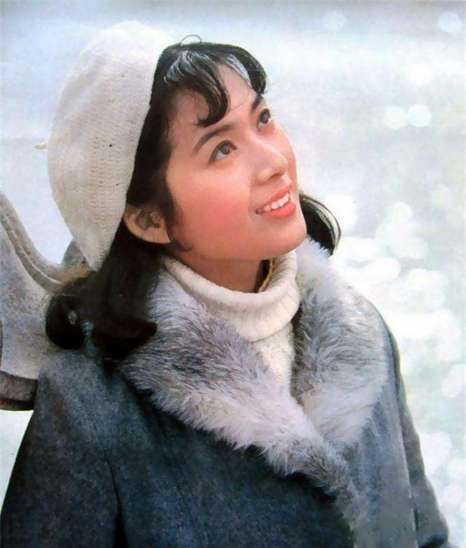 龚雪年轻有多美?瓜子脸,大眼睛,樱桃唇,纯天然颜值太美了