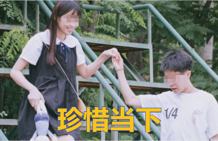 女子同学聚会上出轨初恋,隔天初恋妻子直接送上锦旗:感谢服务