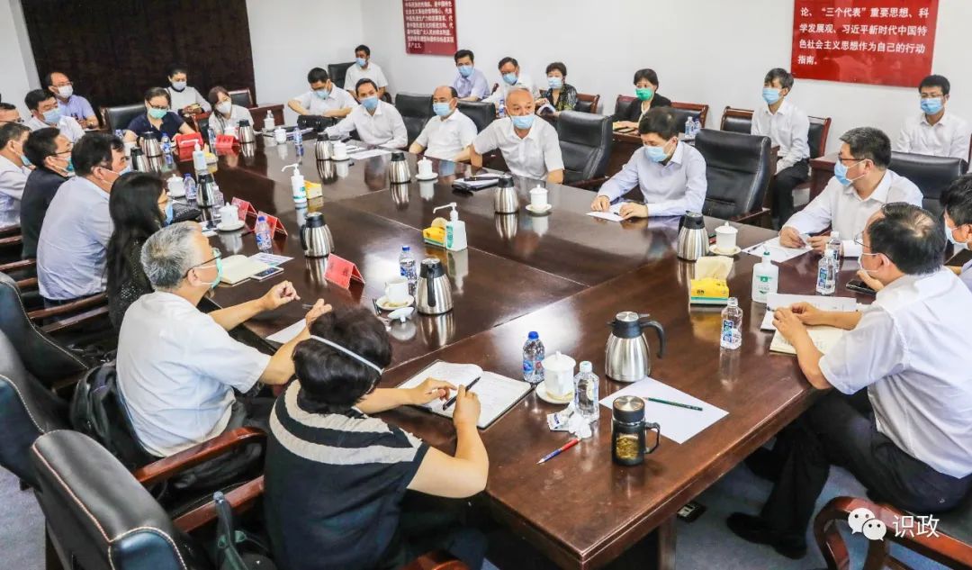 新冠肺炎蔡奇再赴新发地批发市场检查，要求不留防疫死角，全力做好保供稳价