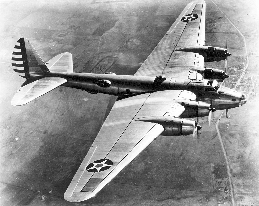 b-17轰炸机(绰号:"飞行堡垒")