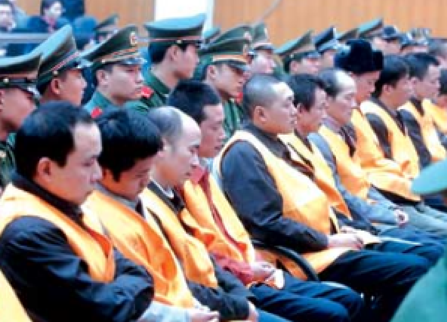 2002年湖南"小红宝"案纪实:4名主犯被枪决,百姓放鞭炮庆祝