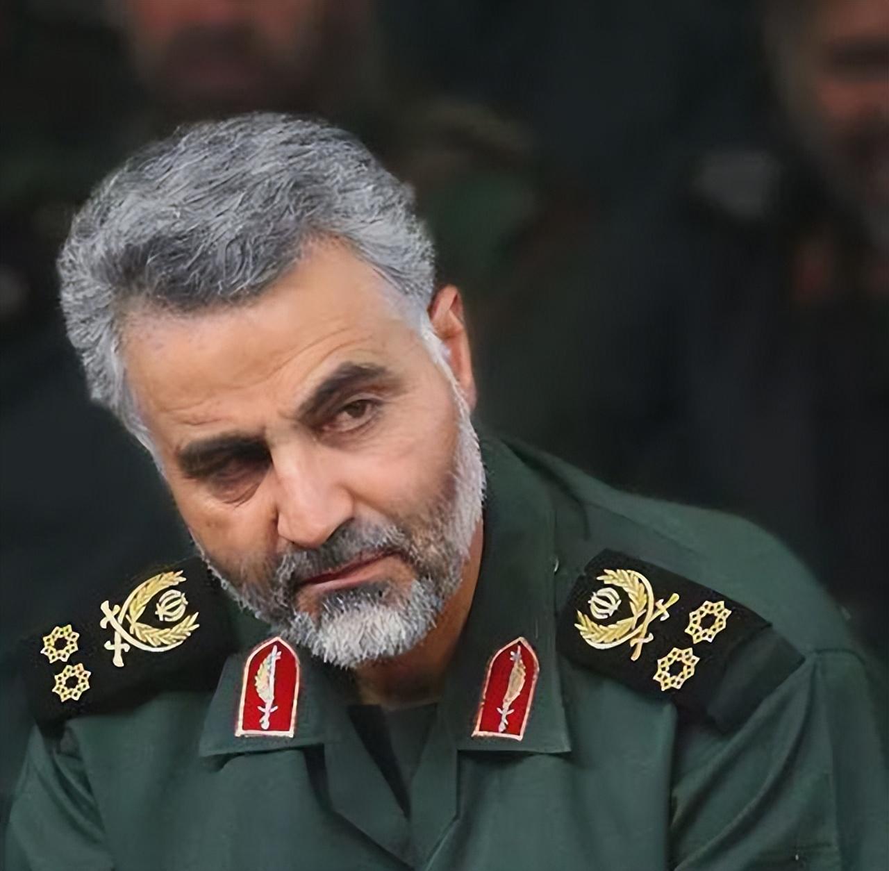 在伊朗人眼中,真实的苏莱曼尼是一位为人谦和,意志坚毅的可敬将军