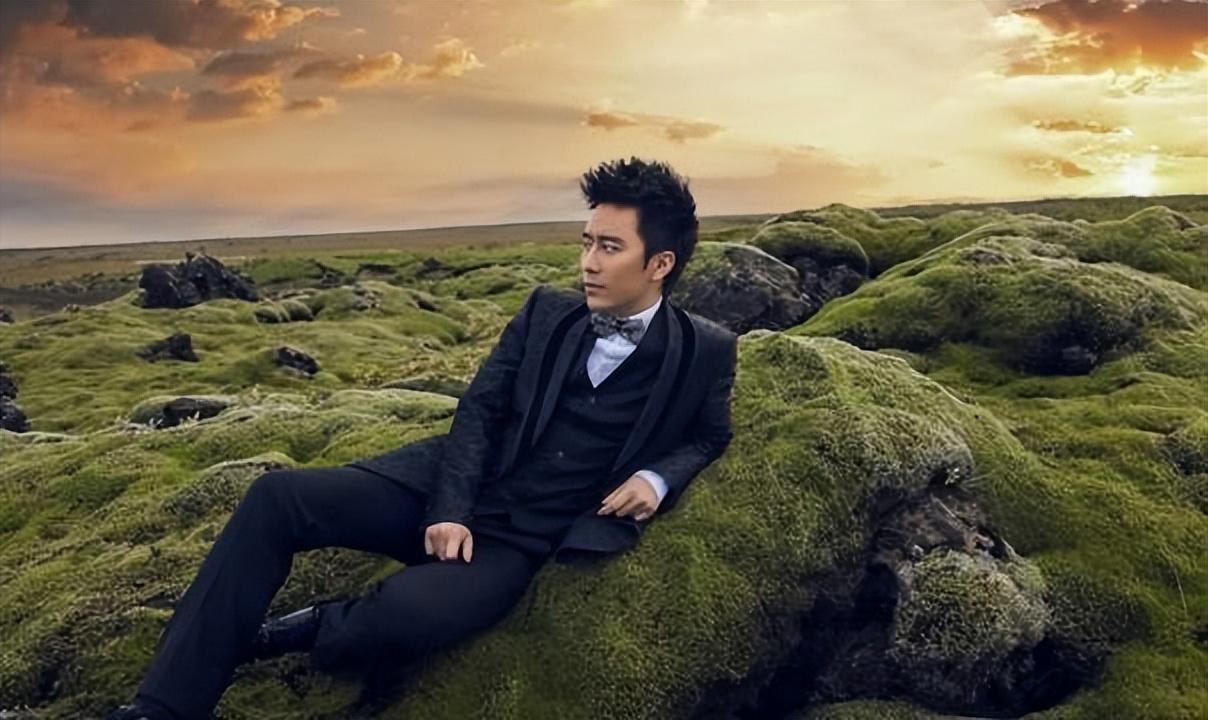 仅仅在聚美优品上市的几个月后,聚美优品就陷入了造假风波:有人坚称