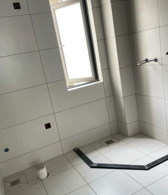 下沉式淋浴房,便宜美观还实用,真的吗?忽视了这几点,苦不堪言