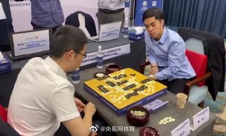 梦百合杯谢科痛失好局 芈昱廷逆转取胜获冠军点