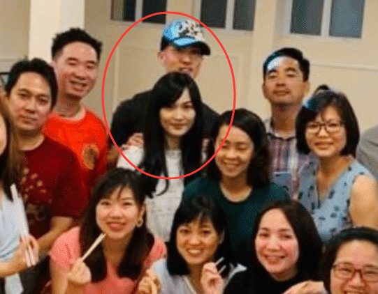 吴尊带林丽吟参加聚会,老同学都像"叔叔辈",41岁的他帅如当初