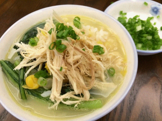 鸡丝豆汤饭,要将豌豆充分炖煮至耙烂的质地