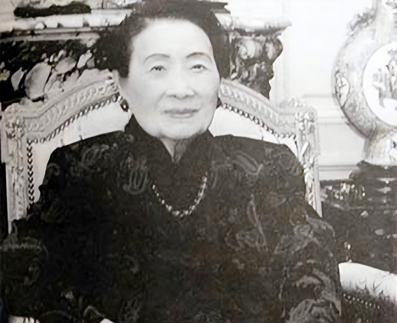 孔令伟:宋美龄视她为救星,一生只爱穿男装,死后多年仍遭痛骂