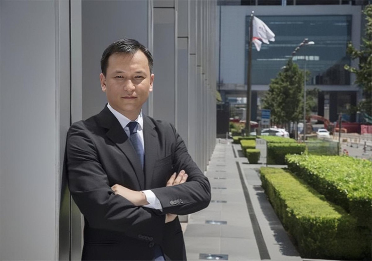 凤凰卫视嫁的最好的女主持曾子墨:瑞幸咖啡老板娘,老公比她还小