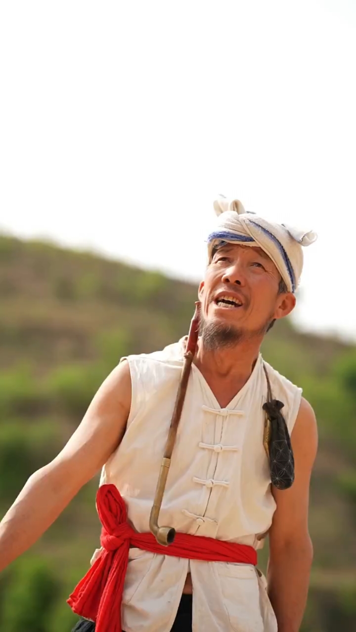 晋陕户外逆风,李老汉表演陕北民歌.
