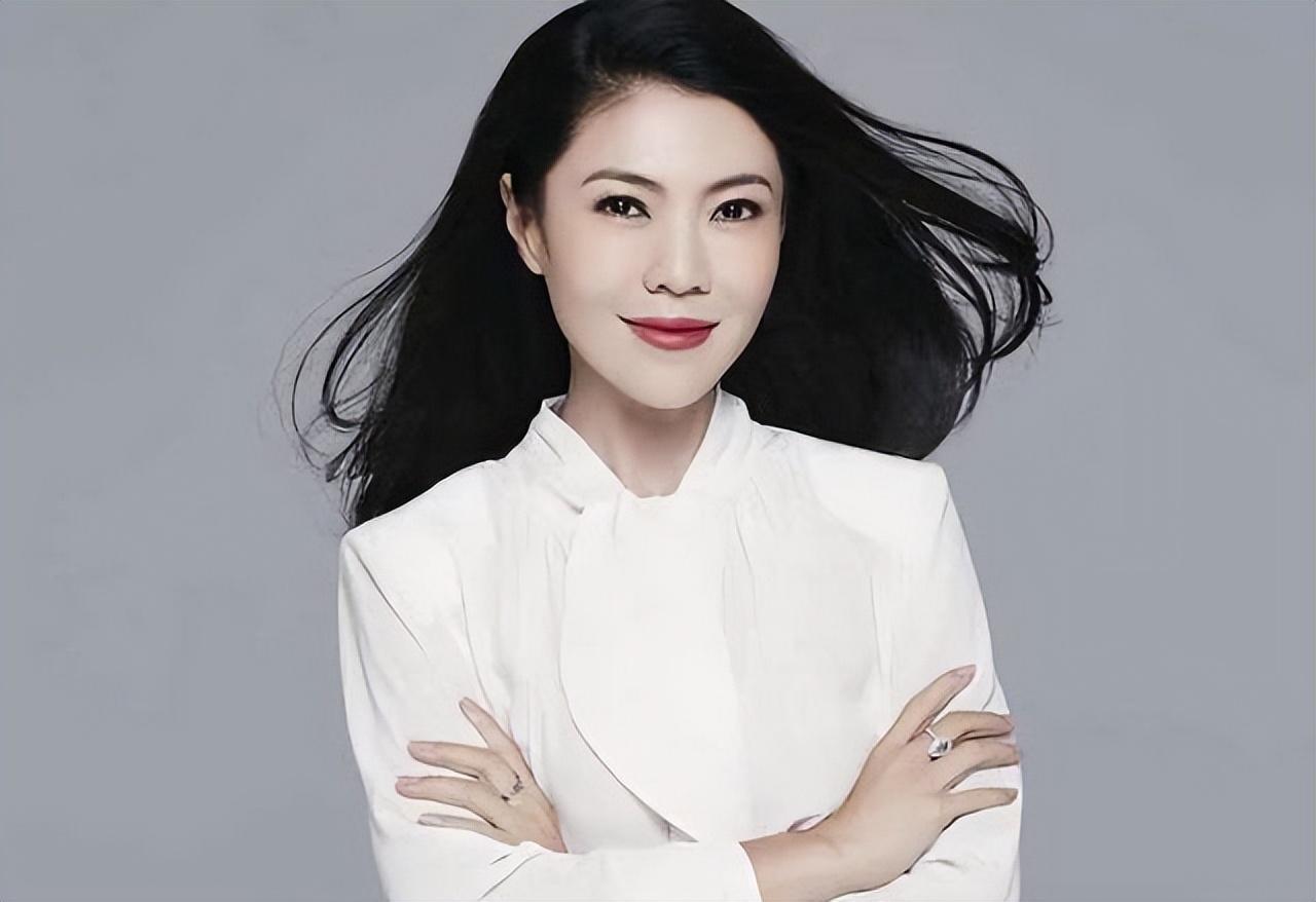 "高级交际花"苏芒:一双玉臂万人枕,为挤入上流社会不择手段