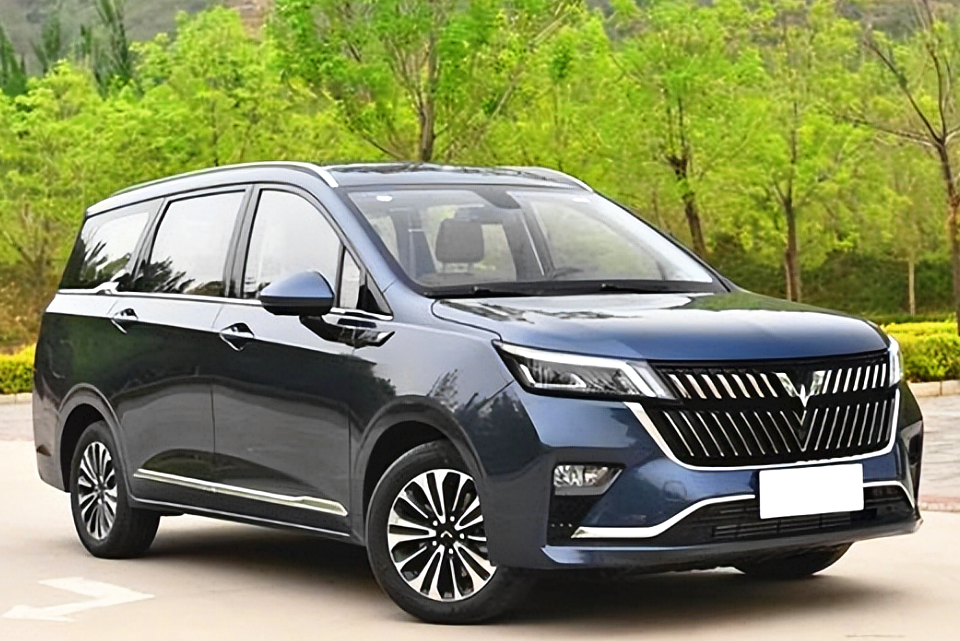 不到10万就能买到高品质mpv,七座大空间,省油时尚