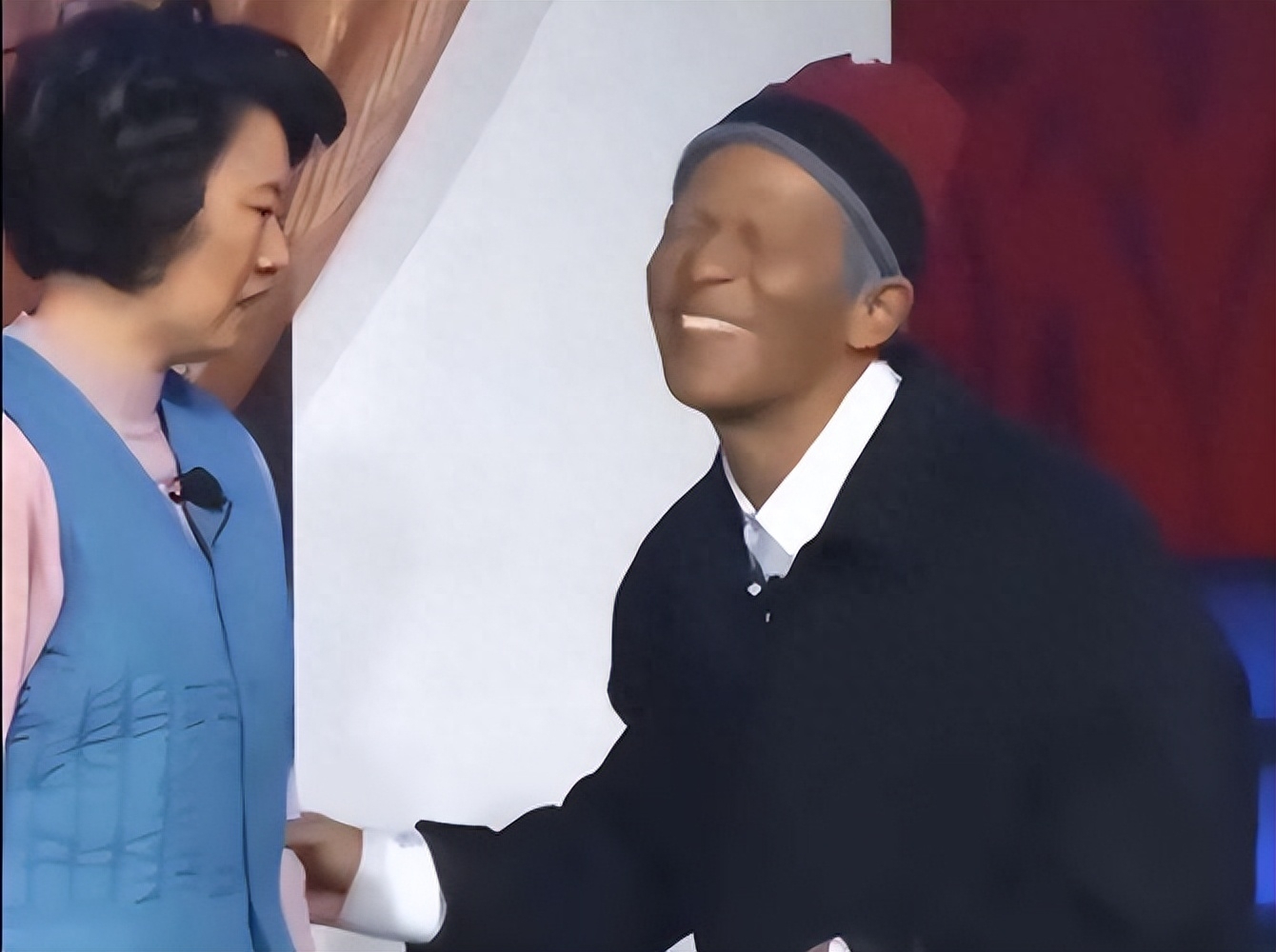 和曾经的焦小龙一样,赵本山也注意到了黑黑瘦瘦的宋小宝