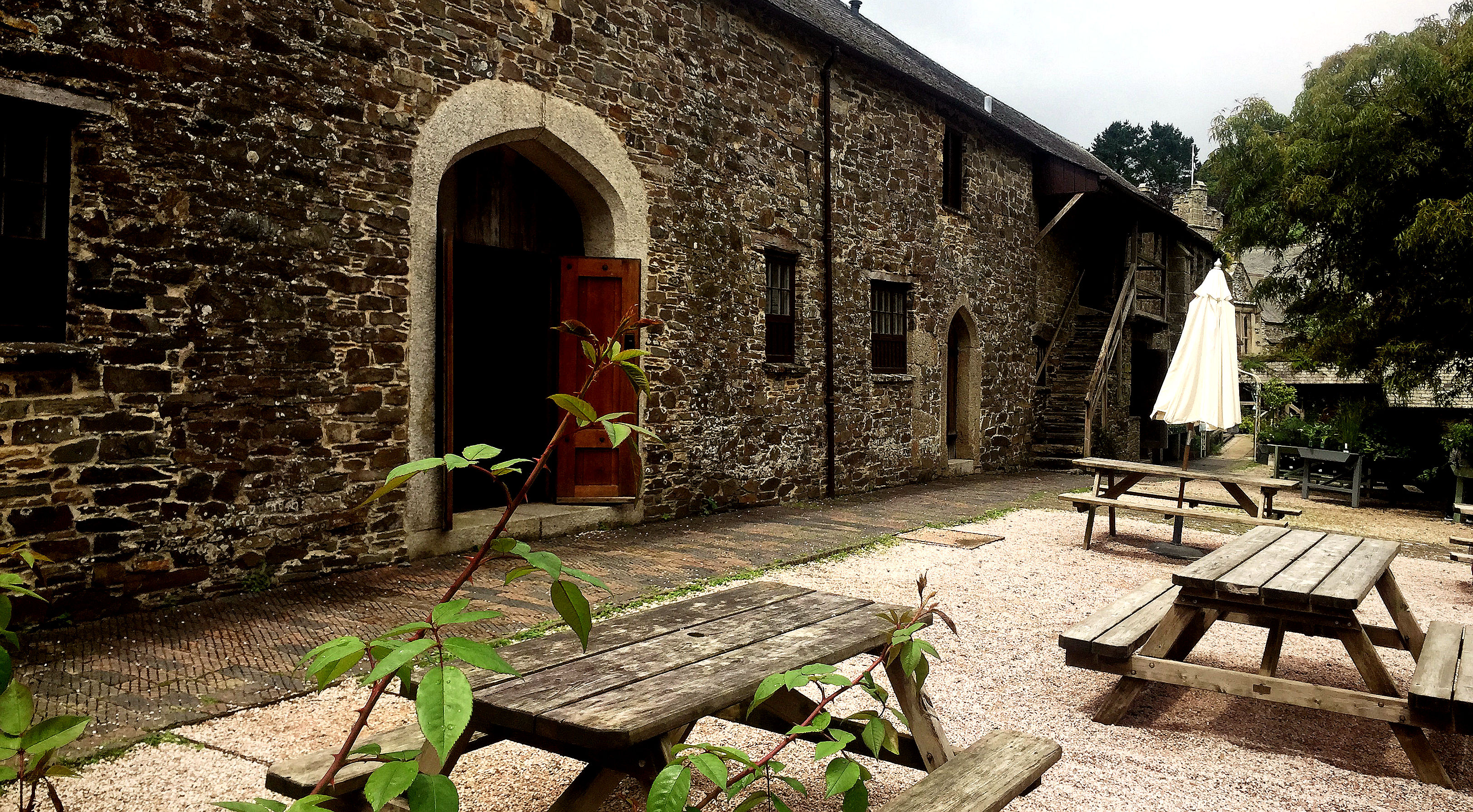 中世纪英格兰普通法地产规则对公簿土地保有的规定有哪些?