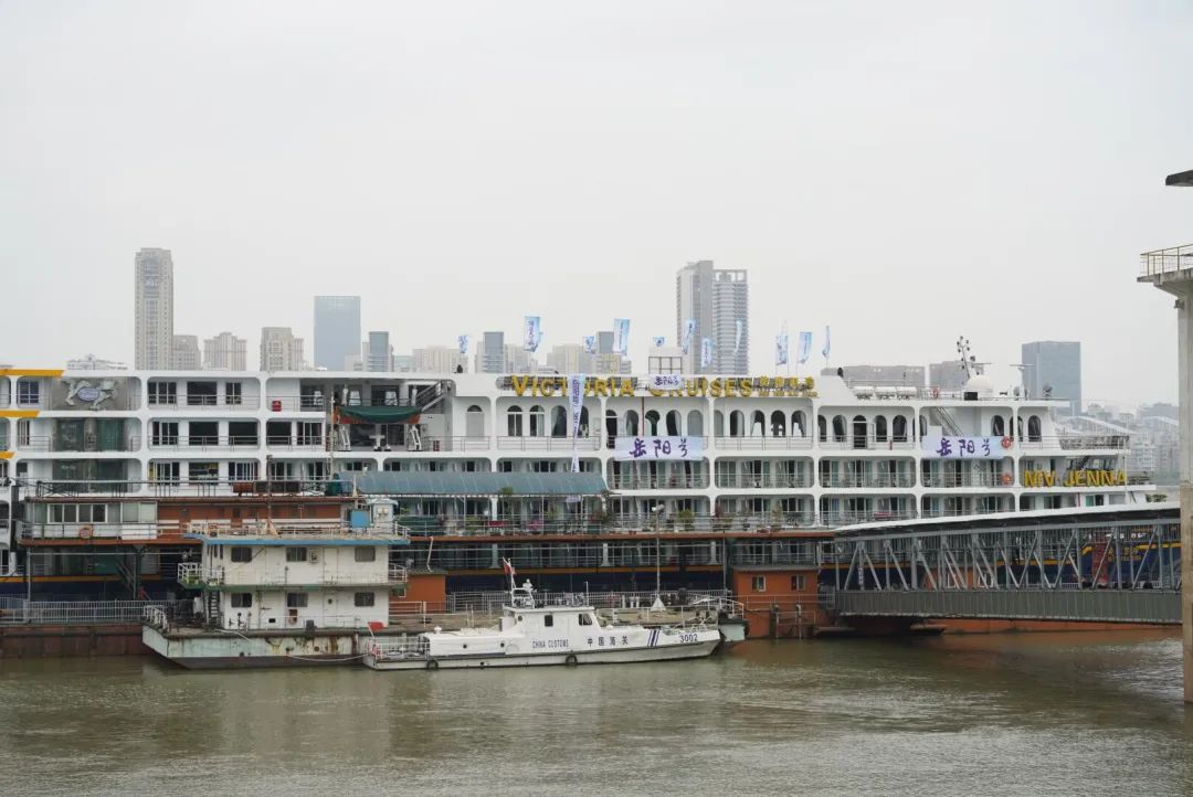 "岳阳号"邮轮启航,百万武汉市民游岳阳