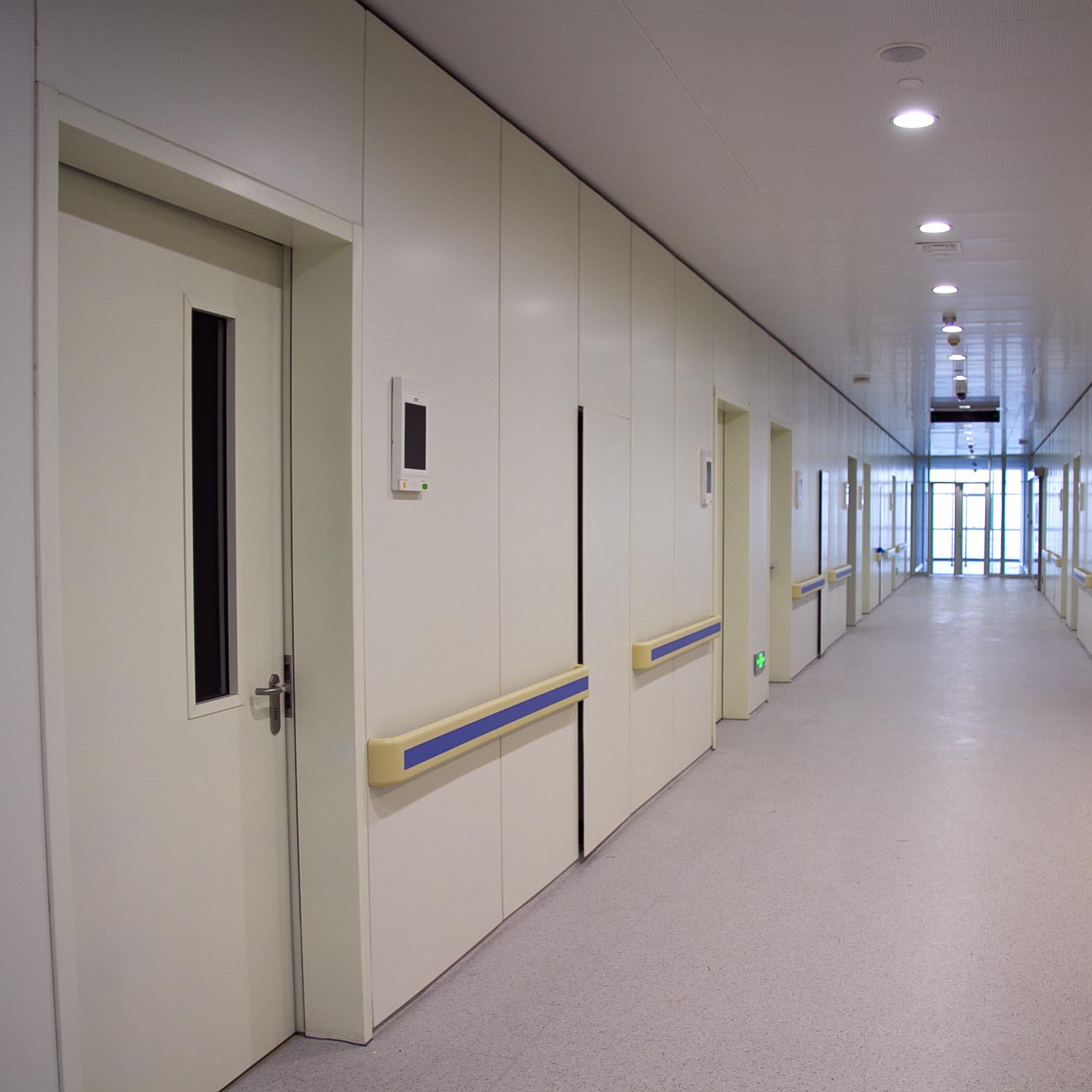 医院病房门:守护生命,传递关爱