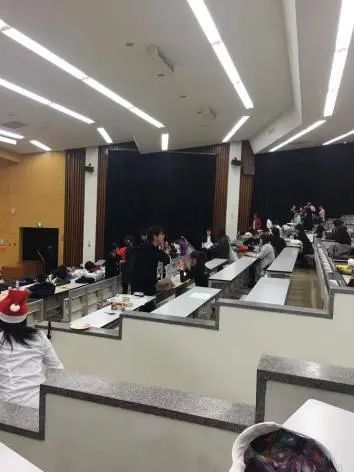 新泄大学图片