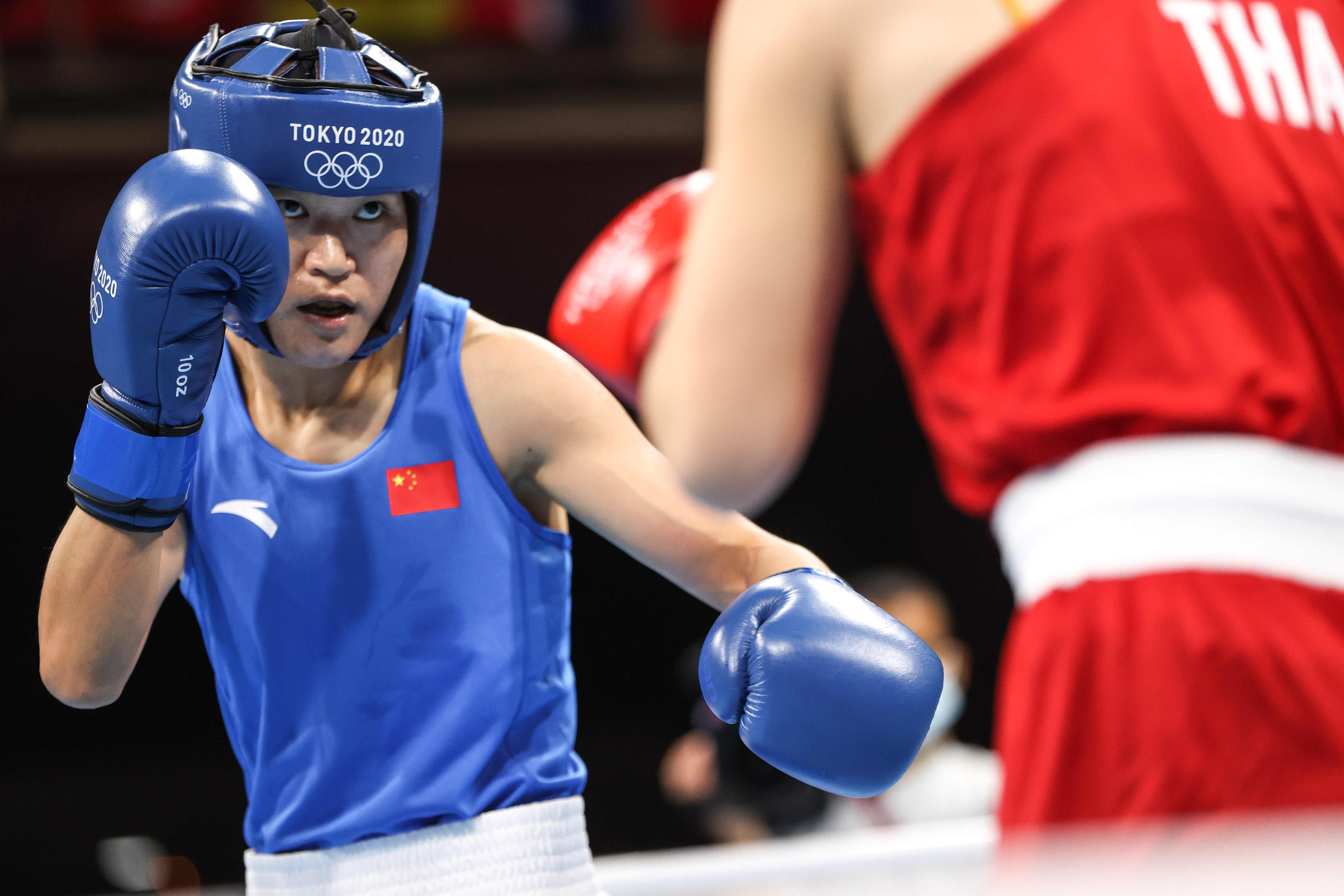 拳击——女子64-69公斤级:谷红晋级