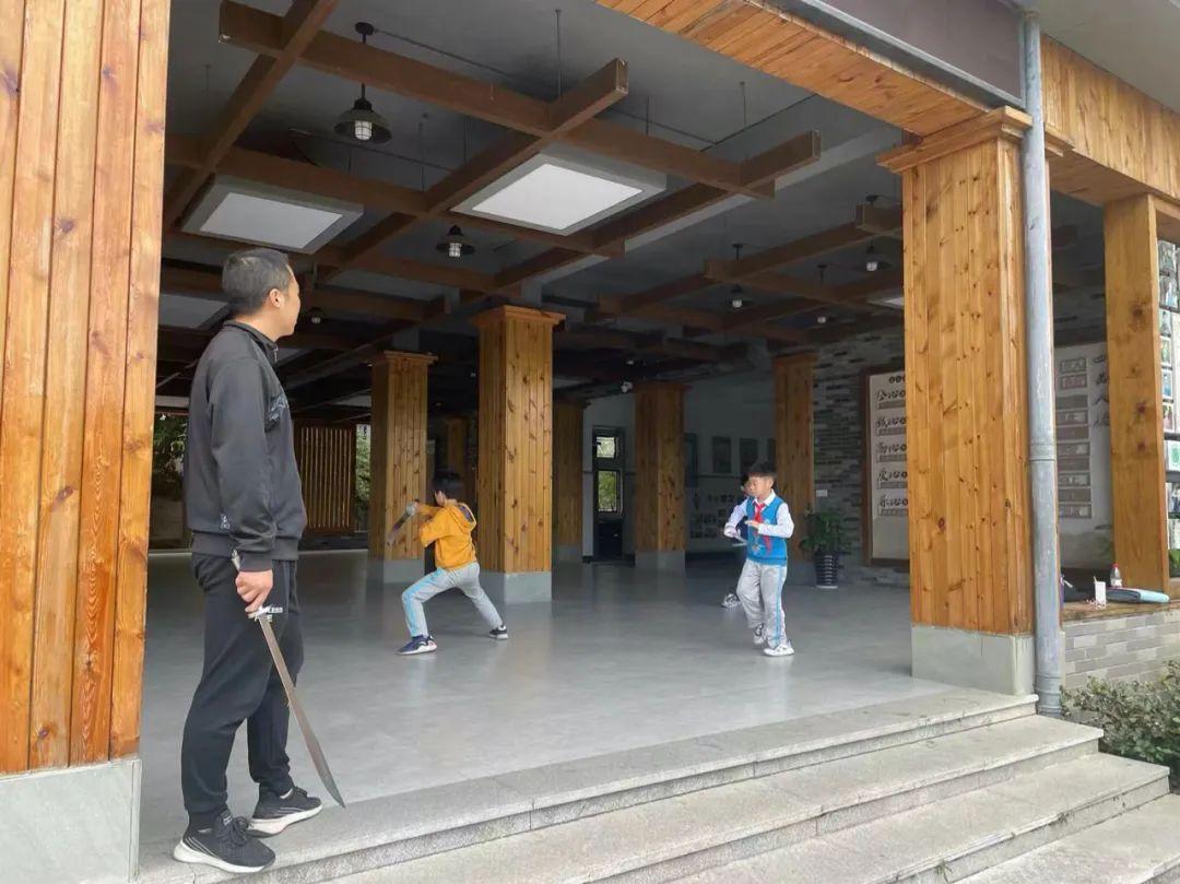 瑞安市实验小学武术队荣获市武术比赛小学组团体第二名