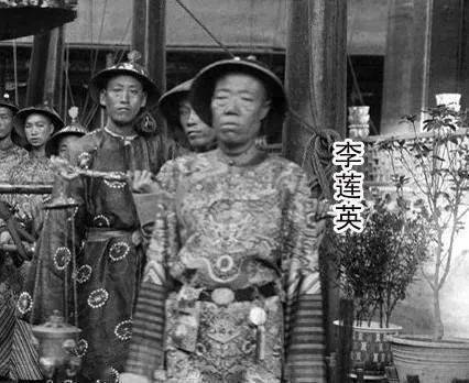 清朝备受宠誉的丫鬟,坐在慈禧身旁吃饭时,皇后嫔妃都要站着