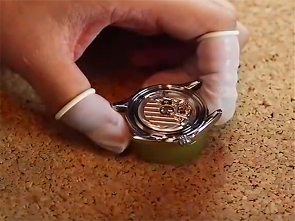 手表把头怎么拆下来