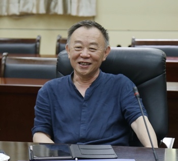 中石油煤层气公司首席技术专家韩军一行来访西安石油大学交流座谈