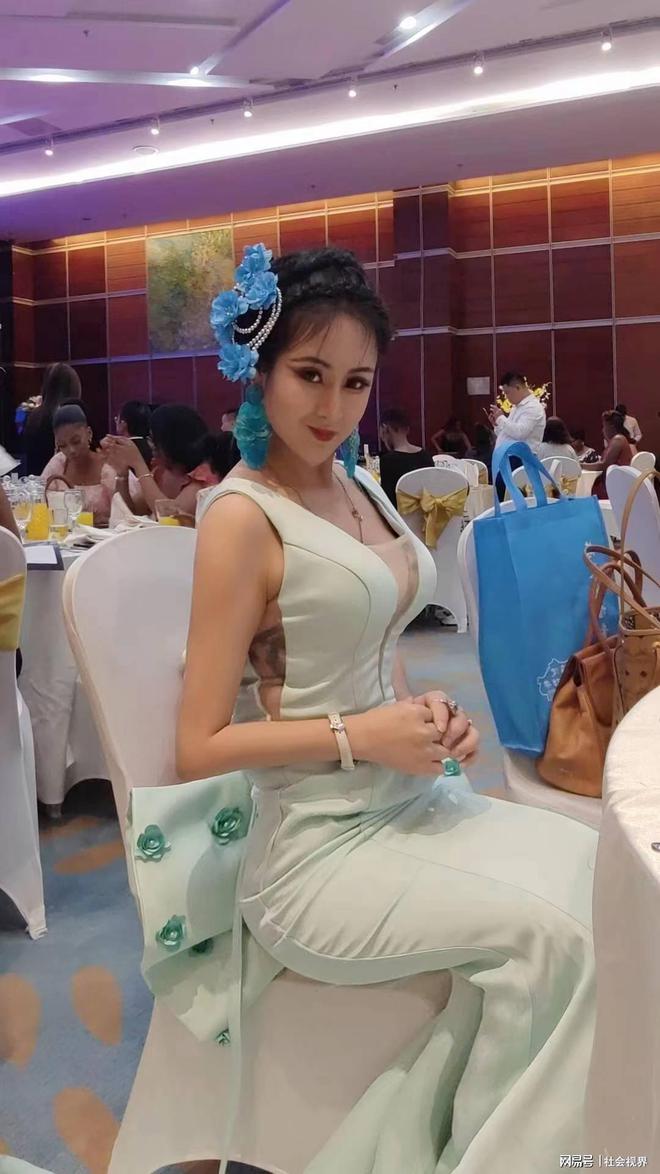 一带一路国际大咖秀影响力人物漓歌出席非洲荣耀亚洲奖