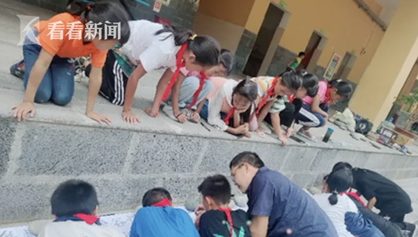 热点|云南怒江一石阶上被刻了1700多个汉字，这次网友却说好