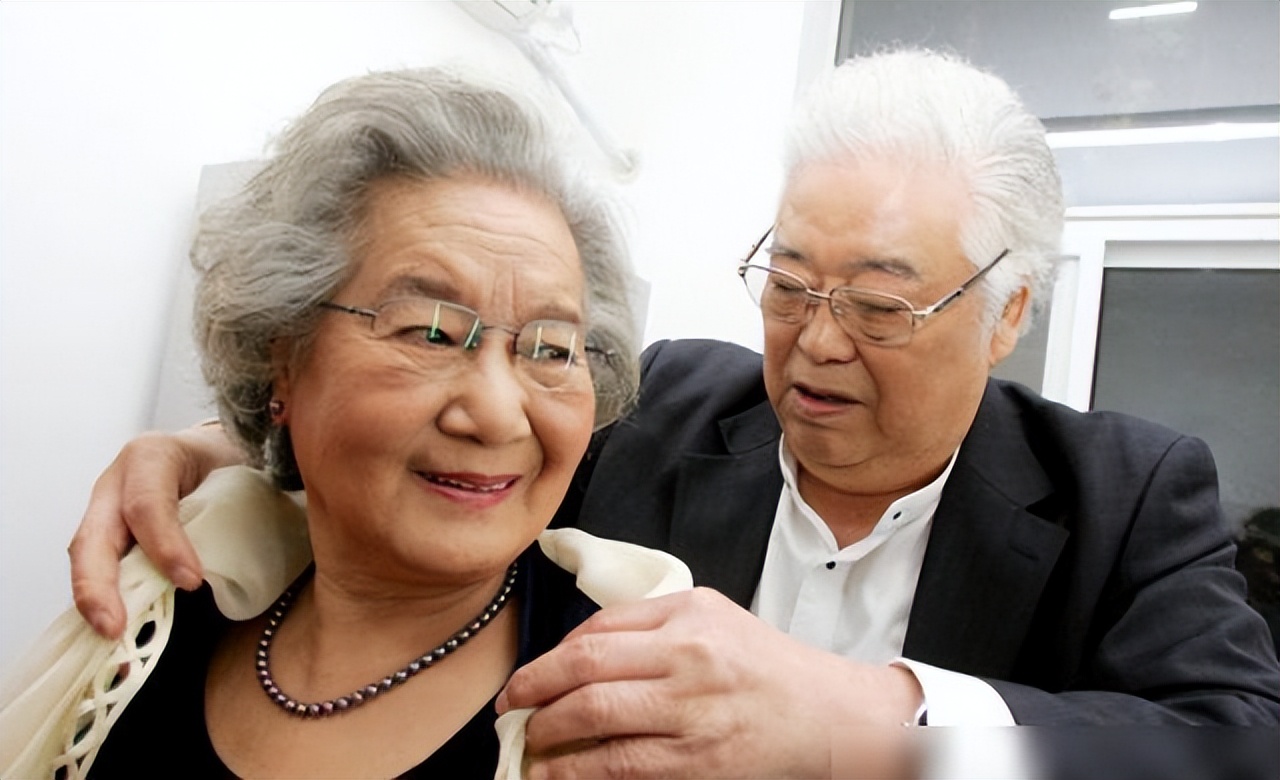 老戏骨于洋久居养老院,晚年丧子一夜白头,女儿晒近况引人担忧