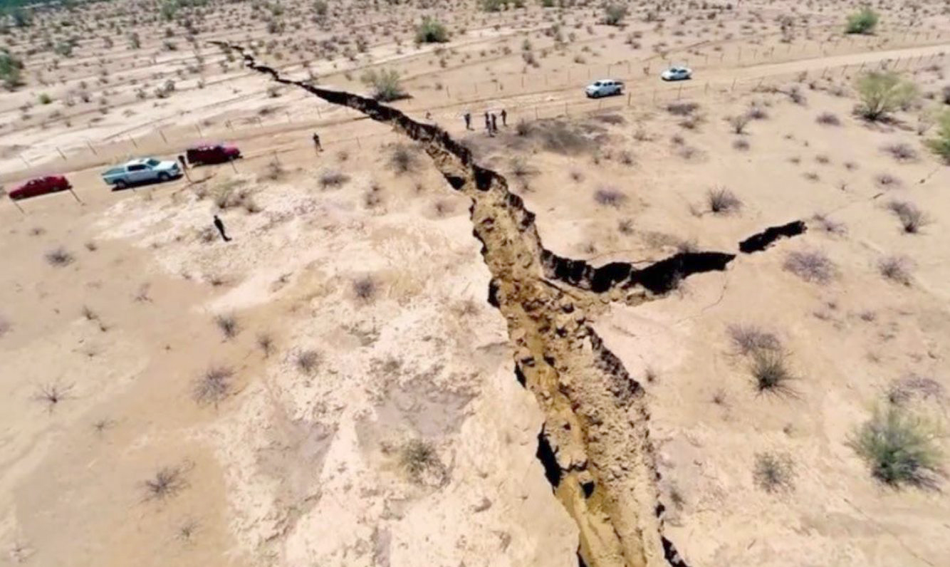 56千米大裂缝,随时要把非洲大陆劈成两半!末日审判即将到来?