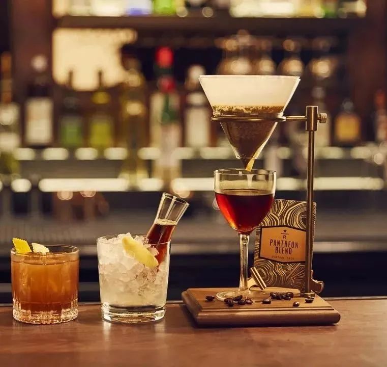 日咖夜酒热火朝天,这个跨界组合你学的来吗?