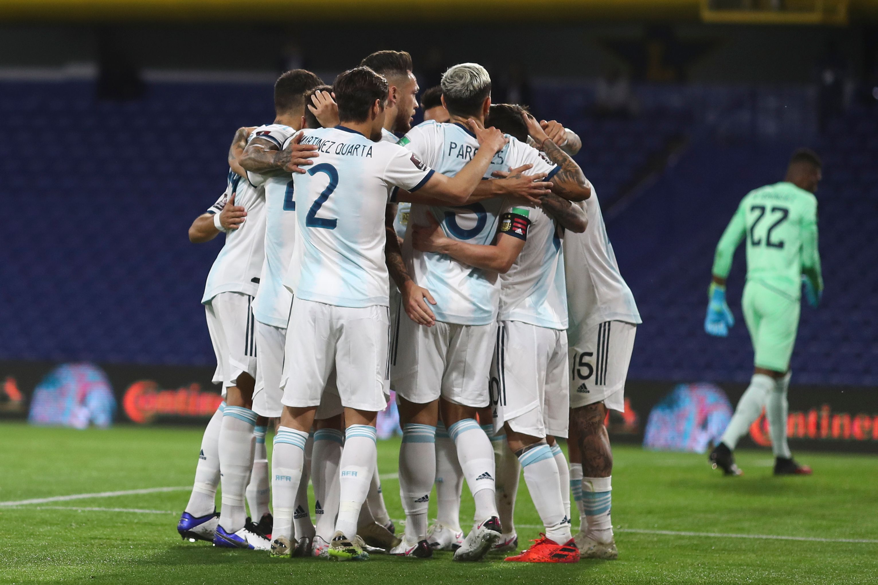 足球——2022世界杯南美区预选赛:阿根廷胜厄瓜多尔
